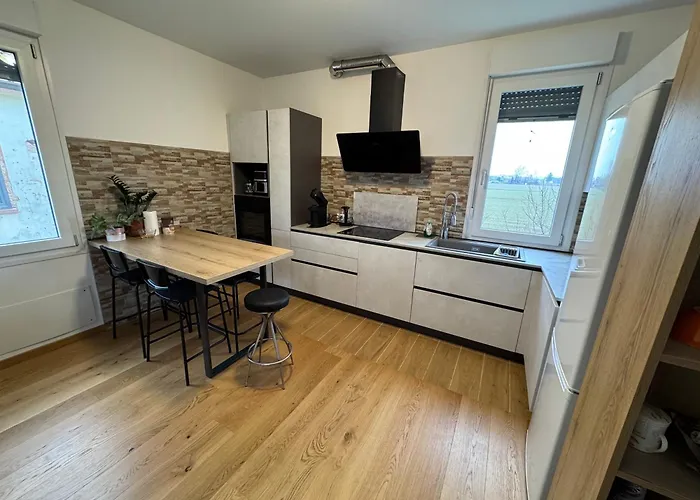 Moderno Netflix & Free Parking * פאדובה