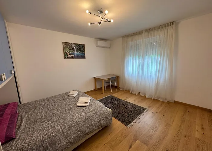 Moderno Netflix & Free Parking * פאדובה